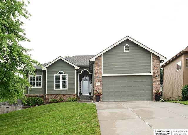 Property at 16108 Adams St, Omaha, NE 68135, 5 beds, 3 baths