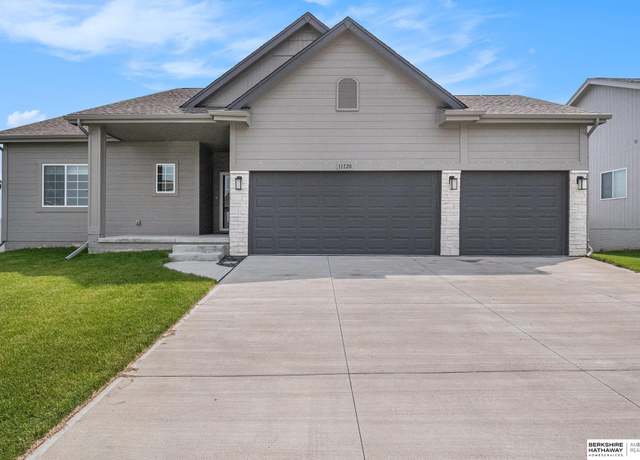 Property at 11120 Reynolds St, Omaha, NE 68142, 3 beds, 2.5 baths