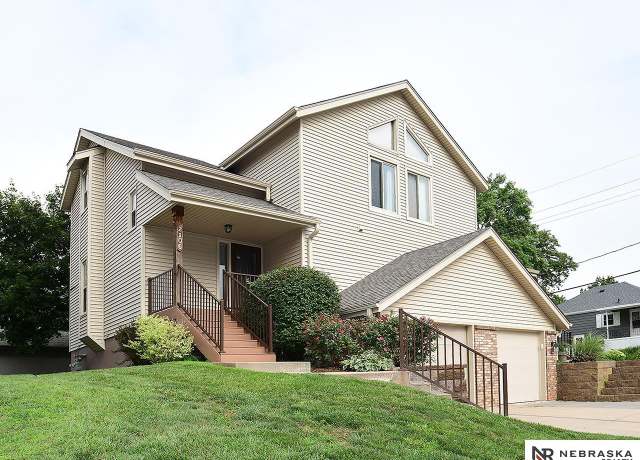 Property at 2106 South 62nd St, Omaha, NE 68106, 2 beds, 1.5 baths