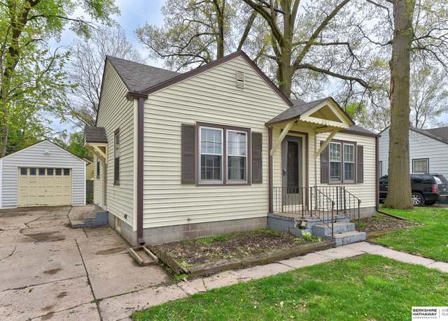 Property at 557 W 20th St, Fremont, NE 68025, 2 beds, 1.5 baths