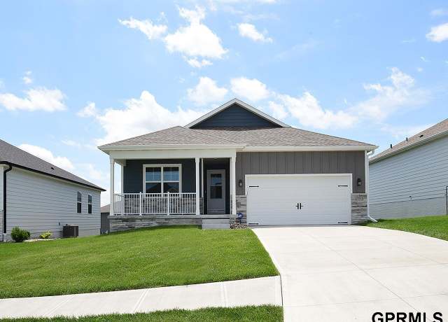 Property at 17515 Potter St, Bennington, NE 68007, 3 beds, 2 baths