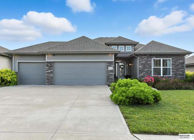 Property at 1417 S 208 St, Elkhorn, NE 68022, 4 beds, 3 baths