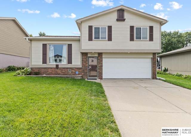 Property at 12811 Edna St, La Vista, NE 68138, 3 beds, 2 baths