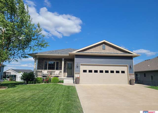 Property at 2364 N Columbia Ave, Seward, NE 68434, 3 beds, 3 baths