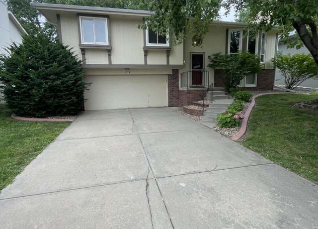 Property at 3718 S 153rd St, Omaha, NE 68144, 3 beds, 2 baths