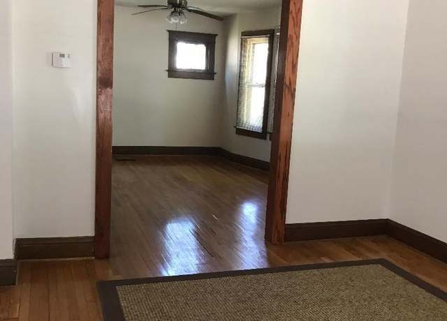 Property at 3716 Lincoln Blvd, Omaha, NE 68131, 3 beds, 2 baths