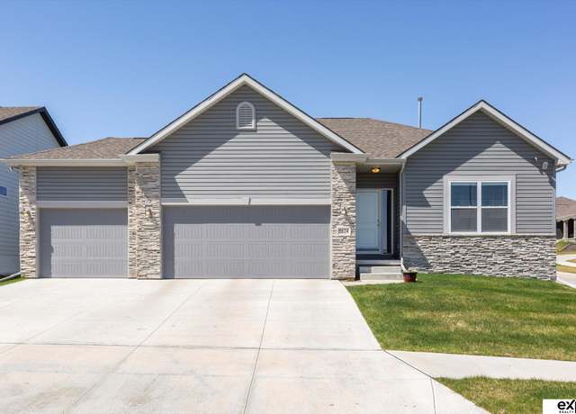Property at 5614 N 177th St, Omaha, NE 68116, 4 beds, 3 baths