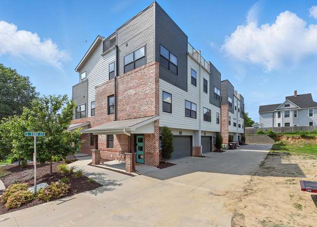 Property at 940 S 33rd Ct, Omaha, NE 68105, 2 beds, 2.5 baths