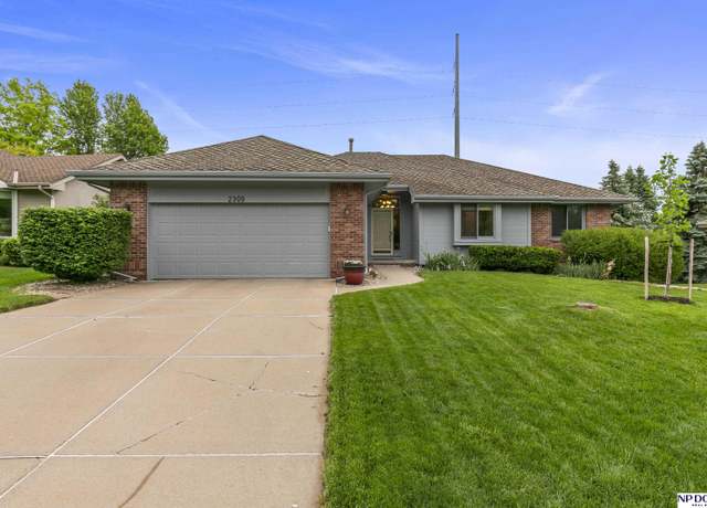 Property at 2309 N 144 Ave, Omaha, NE 68116, 4 beds, 2.5 baths