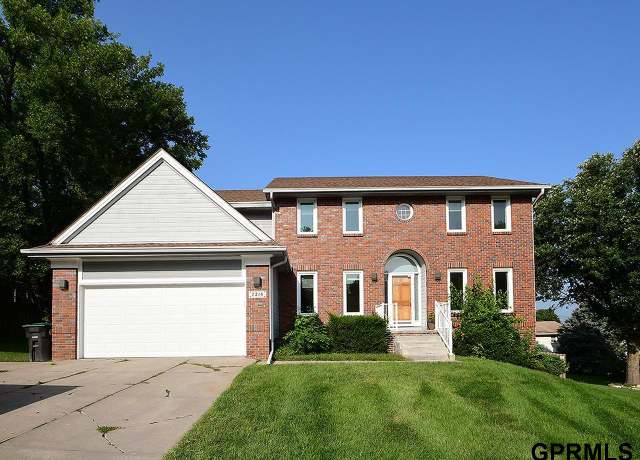 Property at 7216 N 71 Cir, Omaha, NE 68152, 4 beds, 3.5 baths