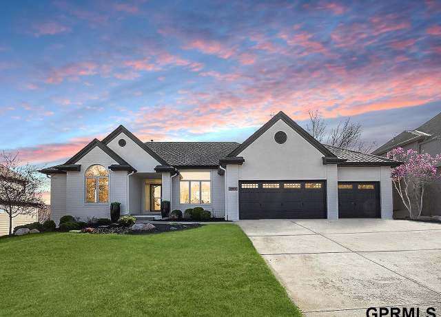 Property at 4967 S 177th Cir, Omaha, NE 68135, 5 beds, 3.5 baths