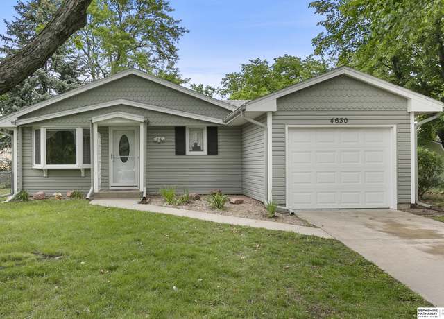 Property at 4630 Colfax Cir, Lincoln, NE 68504, 3 beds, 2 baths