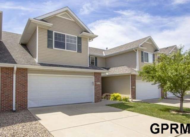 Property at 6757 S 90th St, Lincoln, NE 68526, 3 beds, 2.5 baths