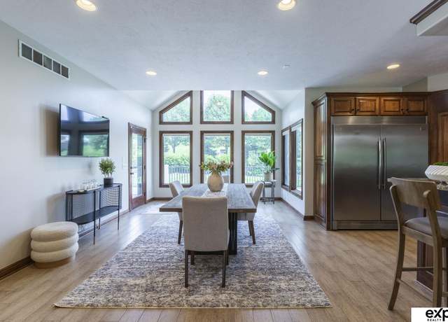 Property at 11103 S 173 St, Omaha, NE 68136, 5 beds, 3.5 baths