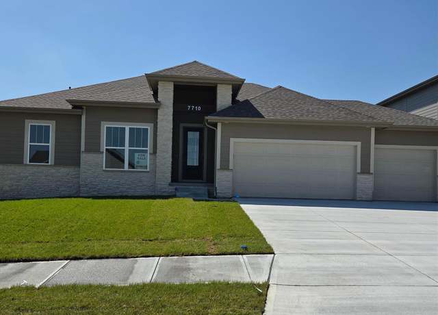 Property at 7710 S 198th Ave, Gretna, NE 68028, 3 beds, 2.5 baths
