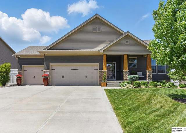 Property at 11918 S 212th St, Gretna, NE 68028, 4 beds, 3 baths