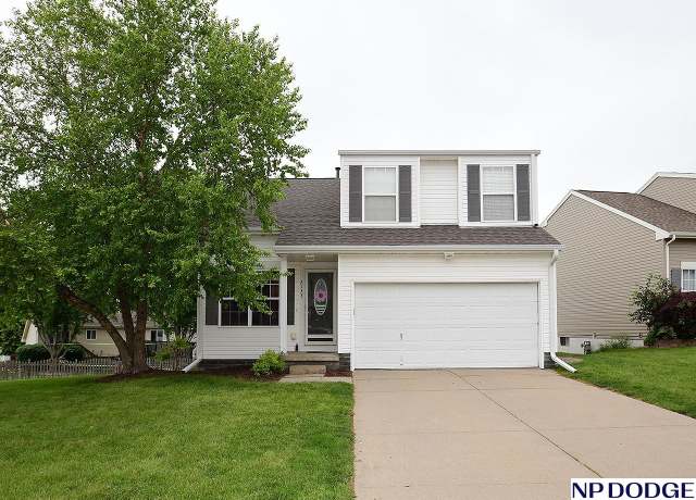 Property at 2133 N 167 Cir, Omaha, NE 68116, 3 beds, 2.5 baths