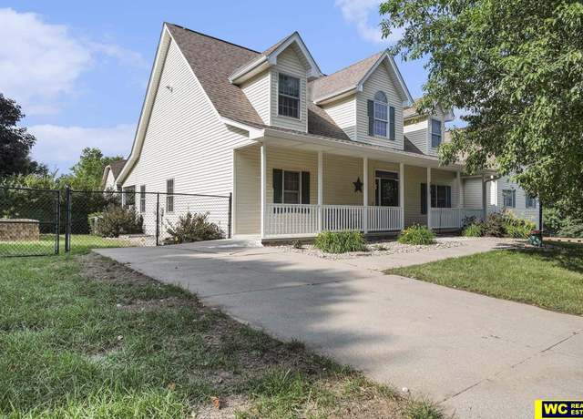 Property at 2810 Westridge Dr, Blair, NE 68008, 5 beds, 4.5 baths