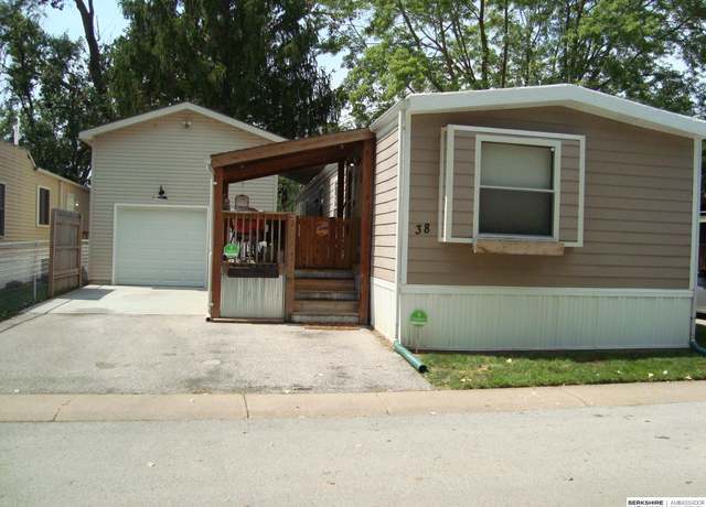 Property at 4208 N 127th Plz #38, Omaha, NE 68164, 2 beds, 2 baths