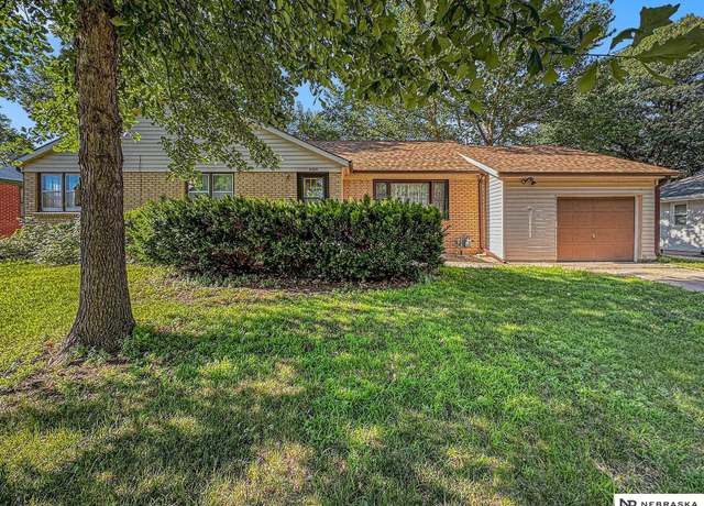 Property at 4105 N St, Lincoln, NE 68510, 3 beds, 2 baths