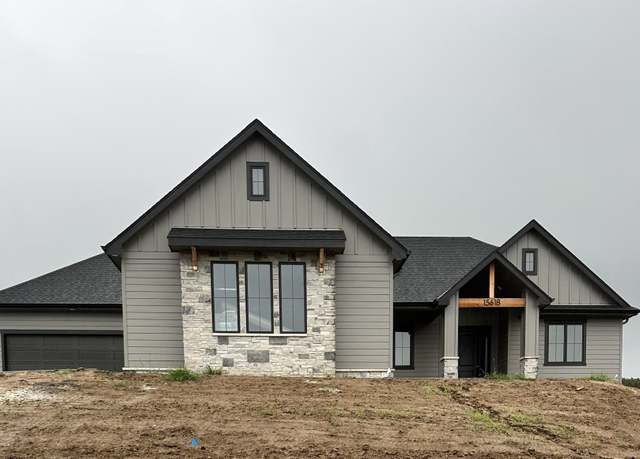 Property at 11035 S 220th St, Gretna, NE 68028, 5 beds, 3 baths