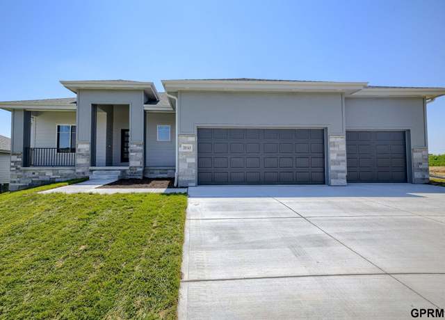Property at 20145 S St, Omaha, NE 68135, 5 beds, 2.5 baths