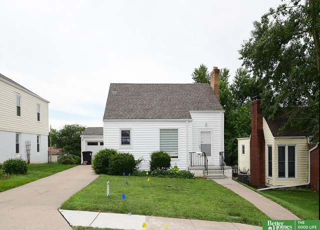 Property at 5611 Hickory St, Omaha, NE 68106, 3 beds, 1.5 baths