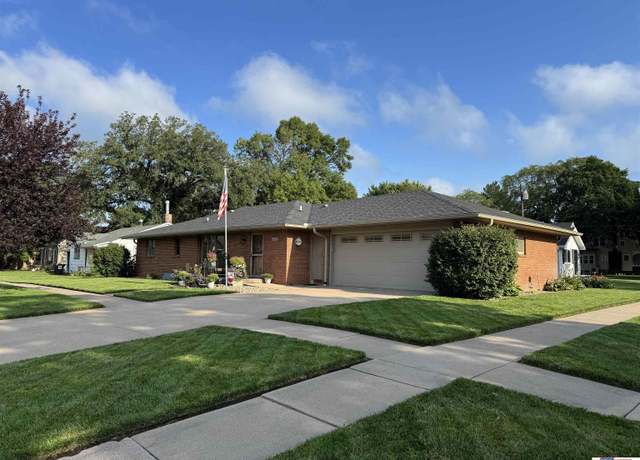 Property at 620 Grant St, Osceola, NE 68651, 2 beds, 2.5 baths