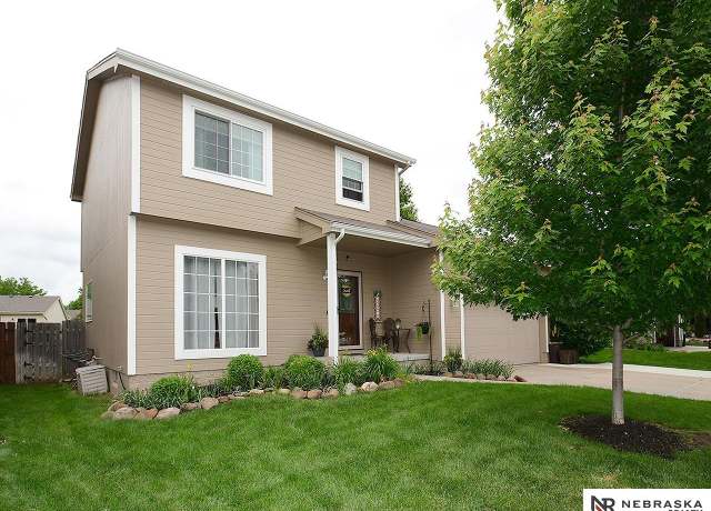 Property at 17702 J St, Omaha, NE 68135, 4 beds, 3 baths