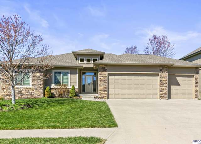 Property at 708 S 199 St, Elkhorn, NE 68022, 5 beds, 3 baths