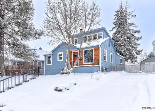 Property at 3522 S 40th St, Omaha, NE 68105, 3 beds, 2 baths