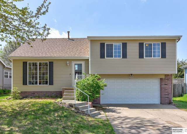 Property at 6602 N 110th St, Omaha, NE 68164, 3 beds, 2 baths