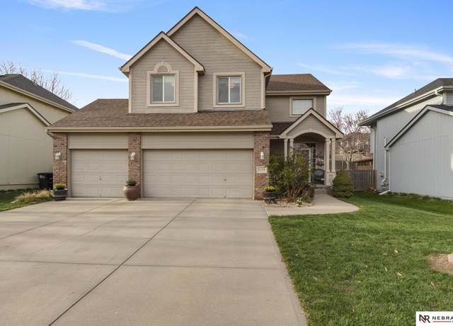 Property at 16354 Taylor St, Omaha, NE 68116, 3 beds, 4 baths