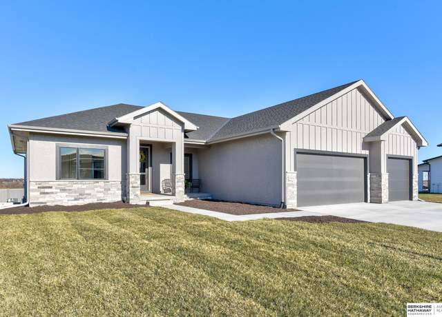 Property at 21014 Atwood Ave, Elkhorn, NE 68022, 5 beds, 3 baths