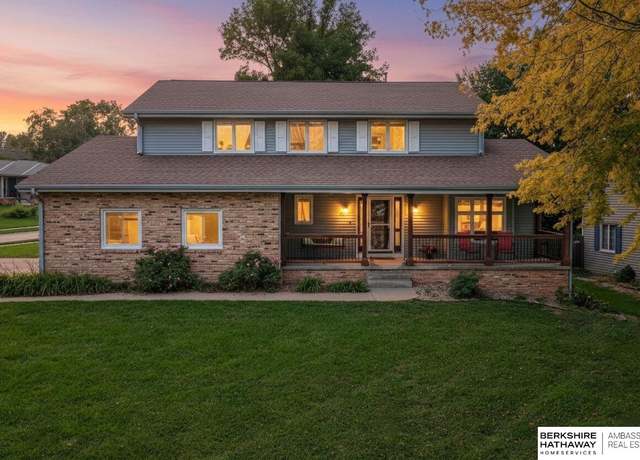 Property at 6522 S 92nd St, Omaha, NE 68127, 4 beds, 3 baths
