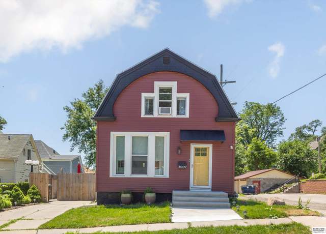 Property at 3009 Poppleton Ave, Omaha, NE 68105, 3 beds, 3 baths
