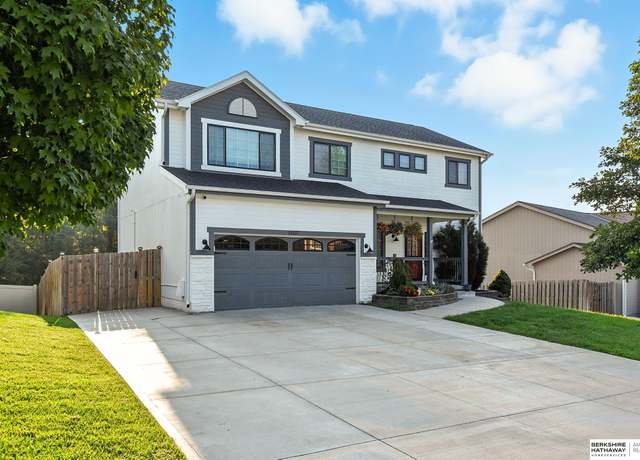 Property at 14107 S 18th St, Bellevue, NE 68123, 4 beds, 2.5 baths