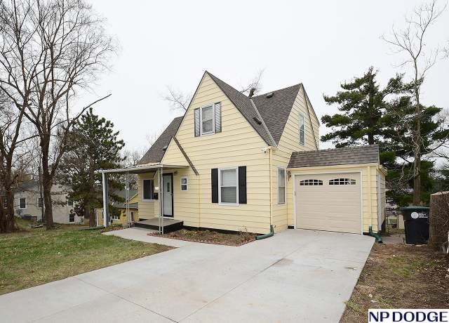 Property at 3713 N 53rd St, Omaha, NE 68104, 3 beds, 1.5 baths