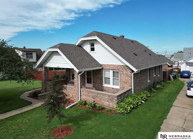 Property at 4540 & 4540 1/2 S 41st St, Omaha, NE 68107, 4 beds, 2.5 baths