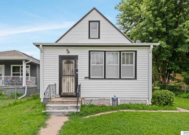 Property at 3707 N 19th St, Omaha, NE 68110, 3 beds, 1 bath