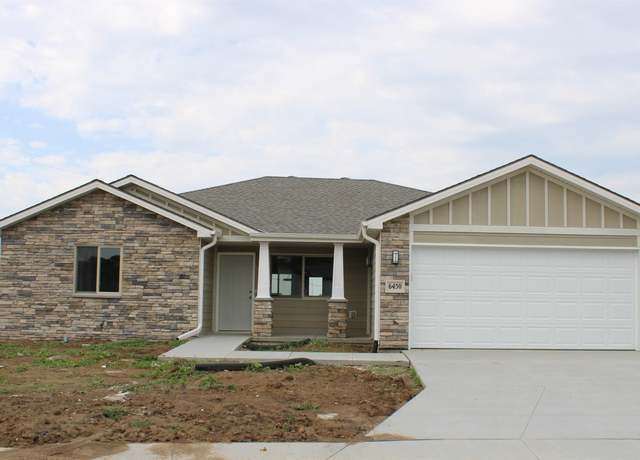 Property at 6450 N 13th Ct, Lincoln, NE 68521, 3 beds, 2.5 baths