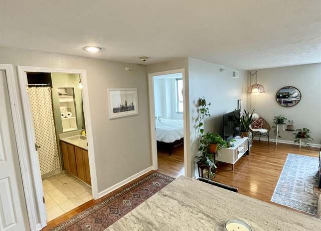Property at 105 N 31 Ave #607, Omaha, NE 68131, 1 bed, 1 bath