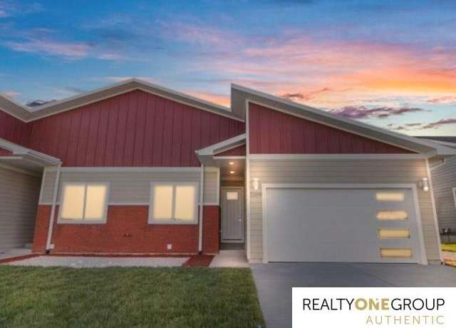 Property at 3107 W Laux Dr, Hastings, NE 68901, 5 beds, 3 baths
