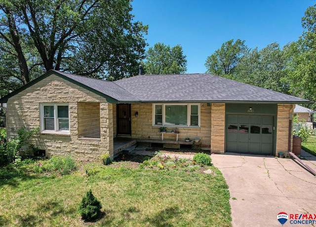 Property at 3445 N 66th St, Lincoln, NE 68507, 3 beds, 2 baths