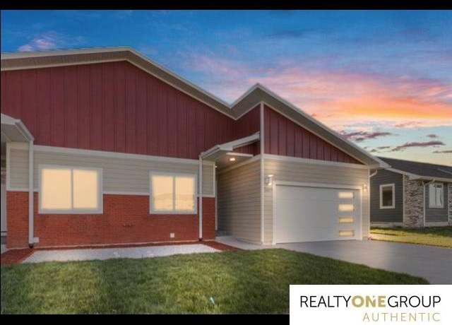 Property at 3109 W Laux Dr, Hastings, NE 68901, 5 beds, 3 baths