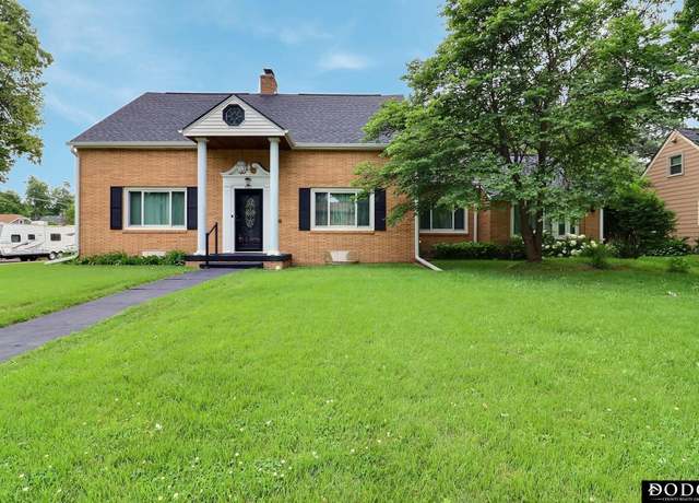Property at 405 W 20th St, Fremont, NE 68025, 4 beds, 2.5 baths