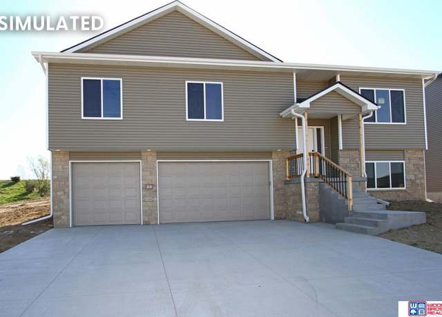 Property at 10110 S 78th St, Lincoln, NE 68516, 4 beds, 3 baths