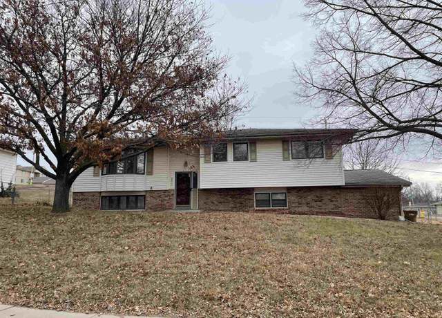 Property at 8411 S 48th Ave, Omaha, NE 68157, 4 beds, 1.5 baths
