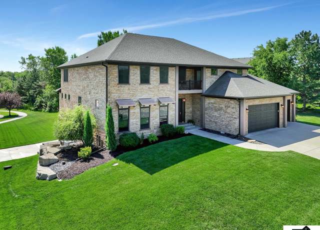 Property at 7630 SW 17th St, Lincoln, NE 68523, 7 beds, 5 baths