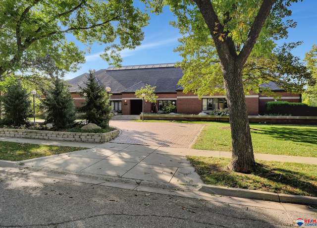 Property at 2425 Ridge Rd, Lincoln, NE 68512, 5 beds, 7 baths